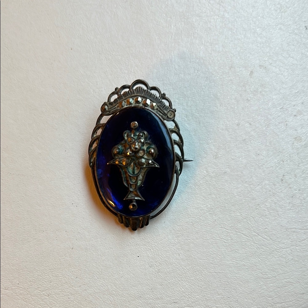 Vintage Rare Cobalt blue brooch